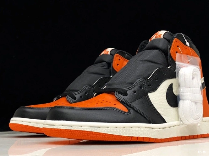Bmlin 1 Off-Louis Jordan x OW AJ1 AQ0818-158 Air 0816